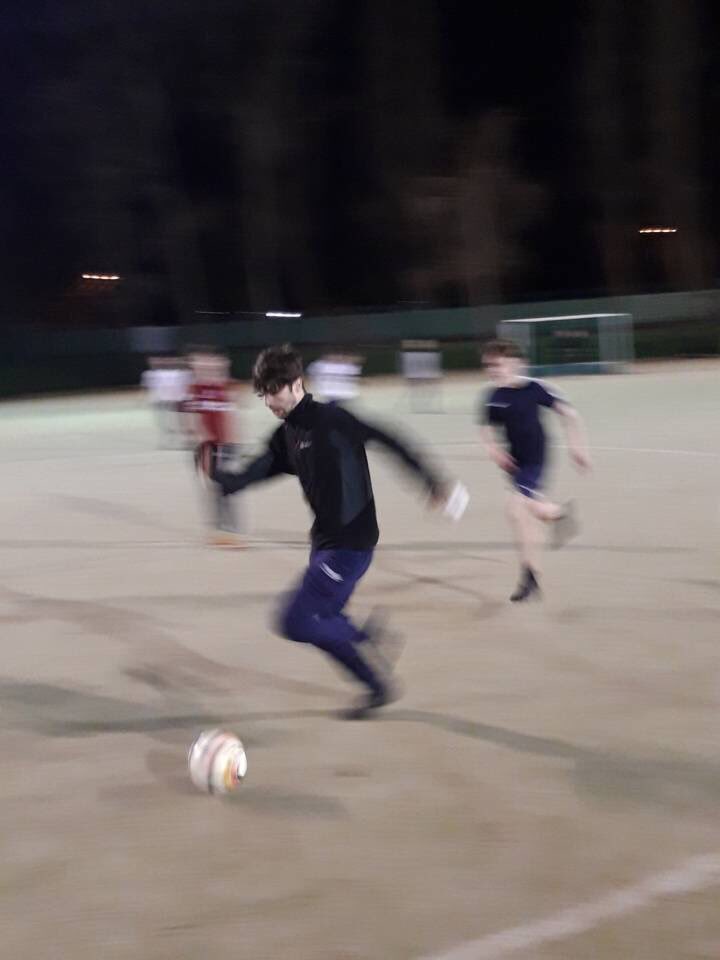 BromboroughRake's tweet photo. ⚽️Top Session⚽️ A superb comeback ISTANBUL ESQUE! The gaffers half time team talk may have taken 15 minutes but it was worth it! #TeamTalk #OffsideOrNot #ComeBackKings #BRFC https://t.co/HxqYsiEL4F