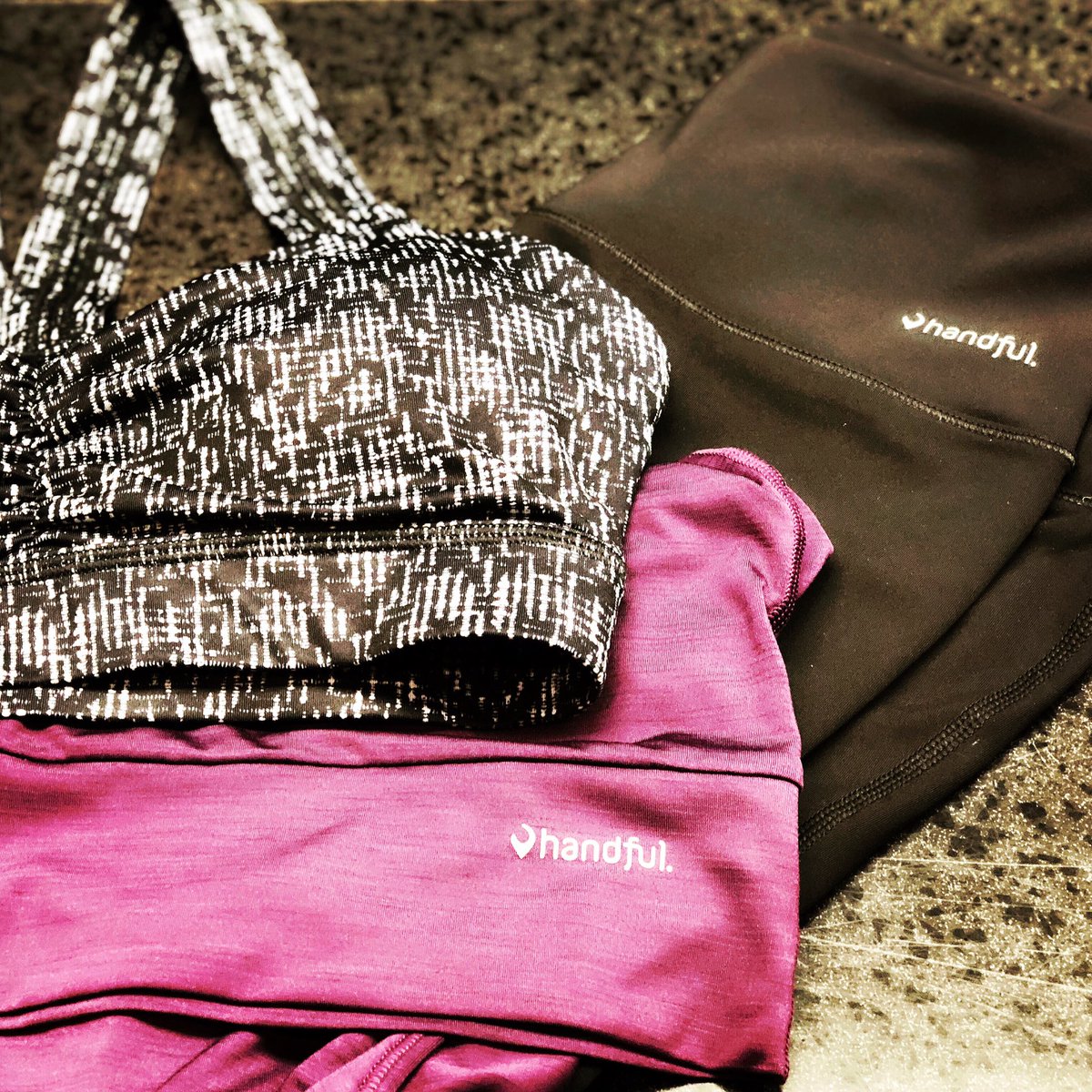 brendas_outside's tweet photo. Still looking for a Christmas gift for the active woman your your list? My new favorite and most comfortable bra evah here! I received at the @therunningevent as an influencer with @BibRave https://t.co/2sQsh8N7Lc #TREBR #bibchat #handfulbr #TRE18 #BibRavePro #activewear https://t.co/GO6DOiTWUC