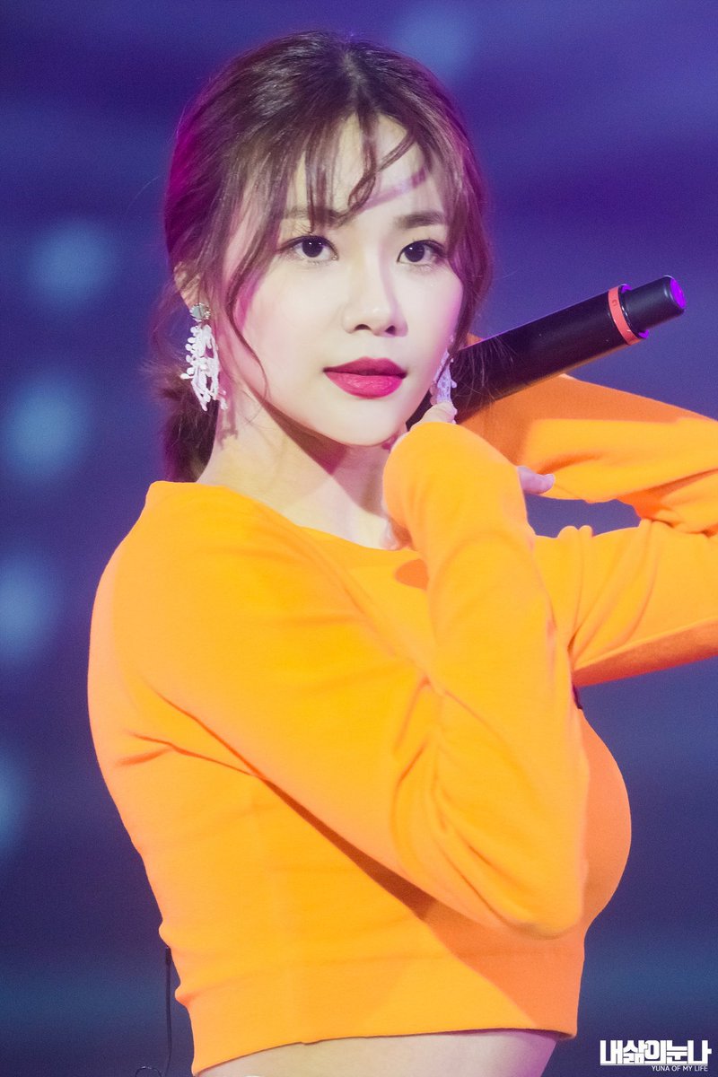 girlgroupspics's tweet photo. aoa ; yuna https://t.co/HhSJqzCsWI