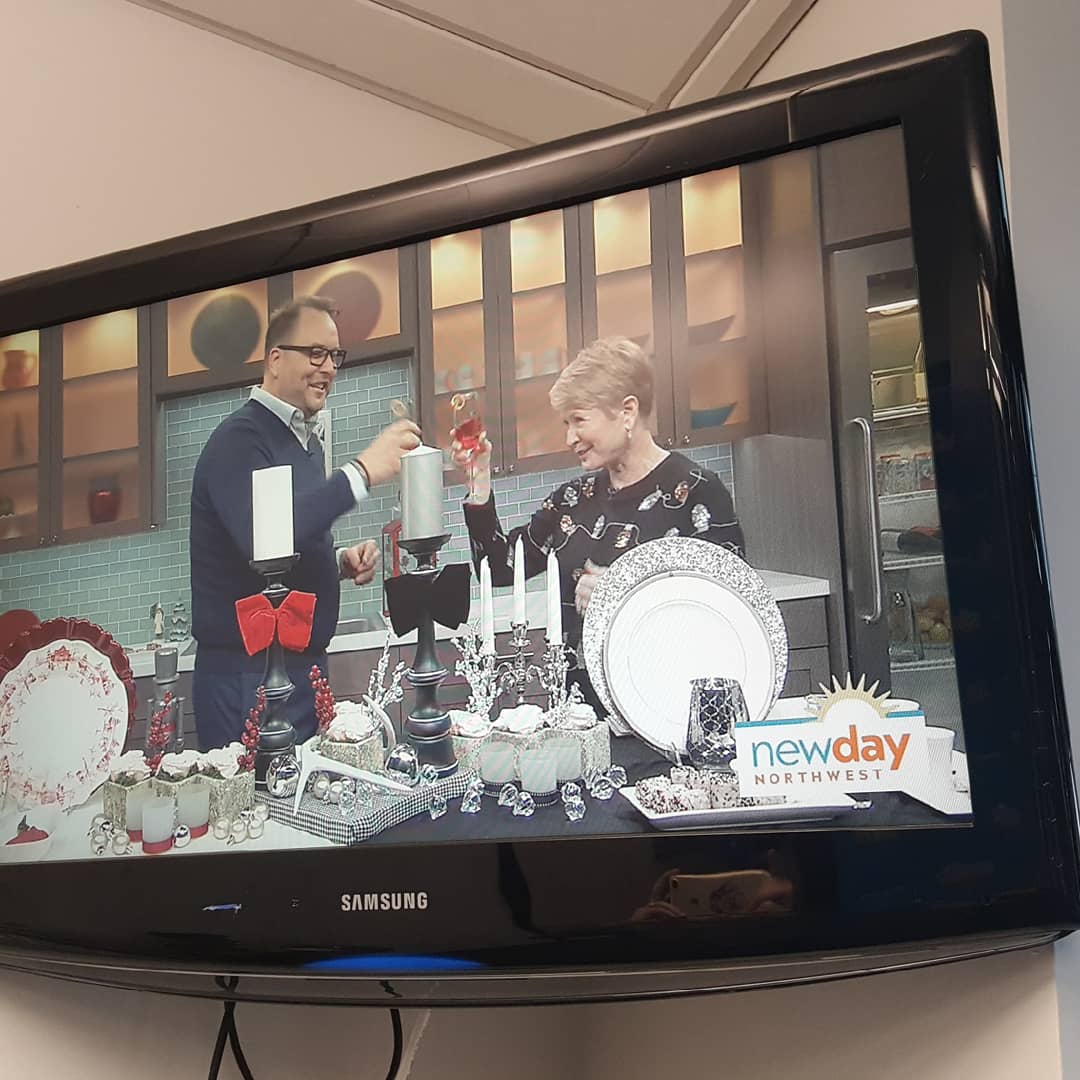 perottiea's tweet photo. Thank you @NewDayNW for such a great morning. I loved hanging out with @_MargaretLarson talking holiday decor. https://t.co/jUK0RrnPYA