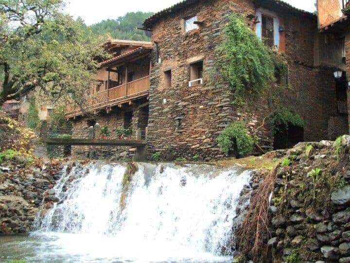 Enhorabuena #Robledillo #de #Gata elegido MARAVILLA RURAL de España 2018 lo Conoces es un pueblo de cuento y mágico