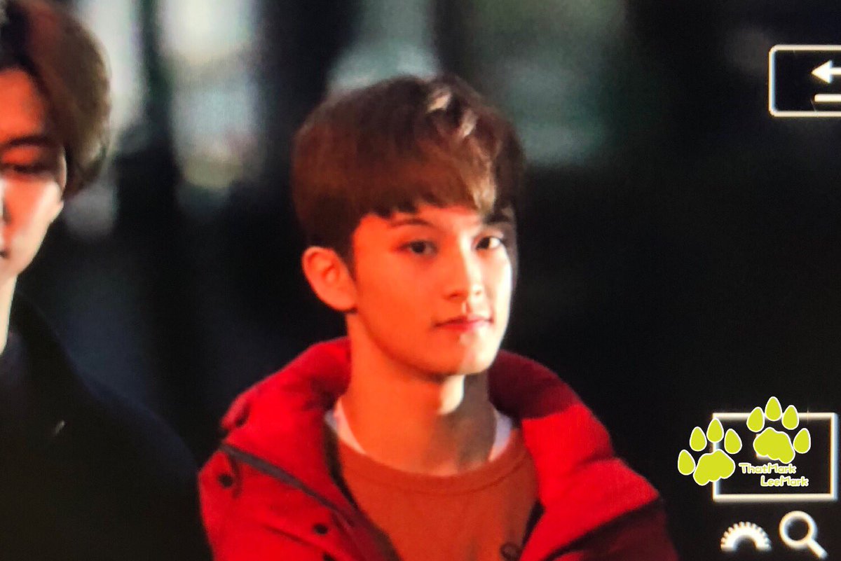 thatmarkleemark's tweet photo. 181221 - 뮤뱅 출근 마크 프리뷰
😊
#NCT127_SimonSays
#SimonSays #NCT127 https://t.co/KQPvzT71f7