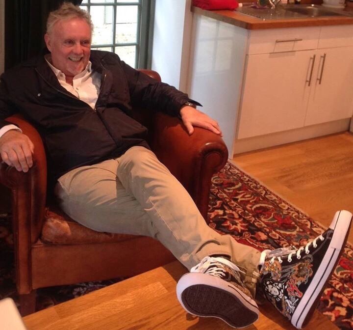 freddieswhore's tweet photo. you’ll never be as cool as Rog wearing Converse’s with his own face on them. https://t.co/XoGp9sPqV9
