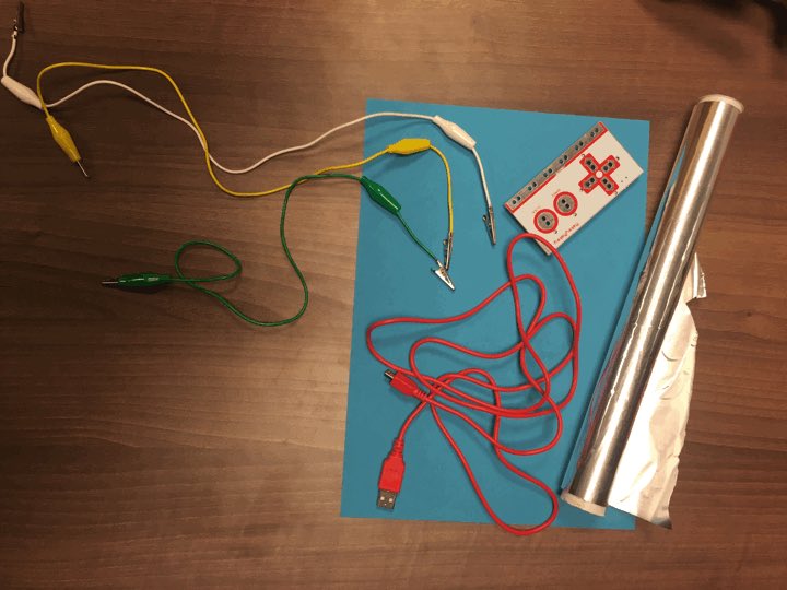 Natasja_Simone's tweet photo. Fredagens energiboost: Prototyping og didaktisering af teknologi. Forsøg på kobling af idræt i indskolingen, teknologi og kollaboration @makeymakey @TekX_RK #skolechat #teknologioginnovation https://t.co/00C1SewAgI