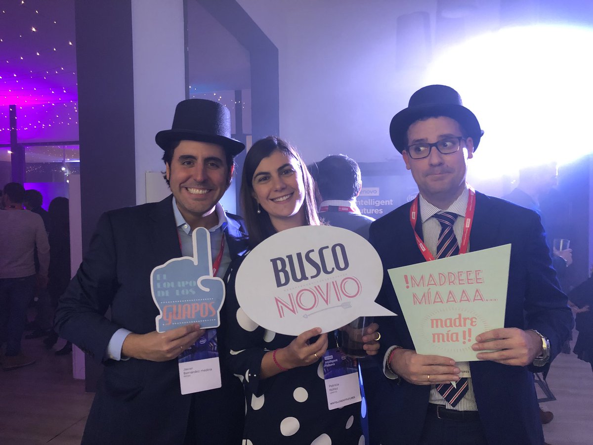 JoseLuisGion's tweet photo. De fiesta con @LenovoES 😜#intelligentfutures https://t.co/2zpjCzdmtC