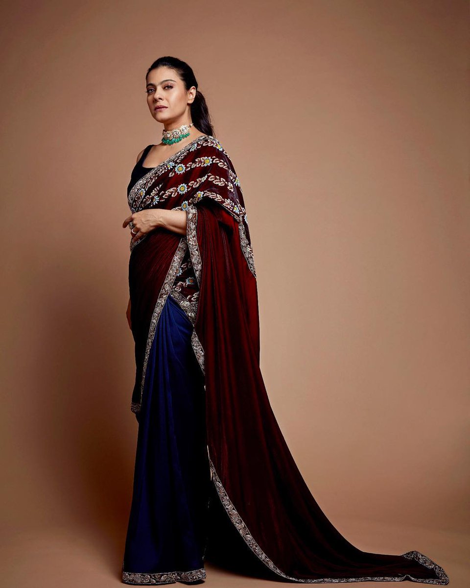 KajolFCI's tweet photo. @KajolAtUN  for @priyankachopra  and @nickjonas  Mumbai Reception

#kajol #priyankachopra #nickjonas #wedding https://t.co/DMr9eXBrOJ