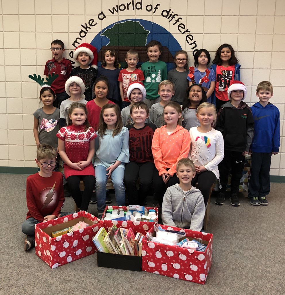 JoeleeSizemore's tweet photo. Instead of a gift exchange, our class brought in donations for @hollandrescue It makes my heart happy to see kids giving to kids! #firstgradersareawesome #givingisbetterthangetting #lovingonothers @WoodbridgeZPS https://t.co/ZKazzXKpK7