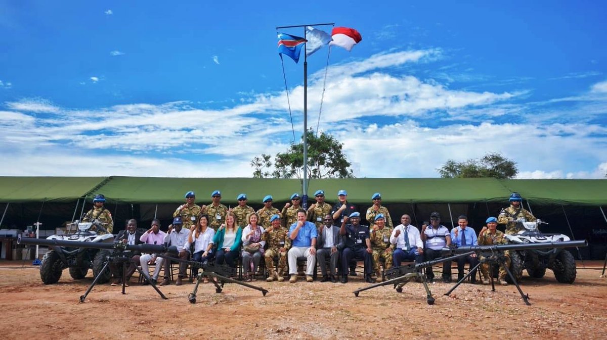 Kunjungan Perwakilan Khusus Sekretaris Jenderal PBB untuk Republik Demokratik Kongo Mr. David Gressly beserta rombongan diakhiri dengan ramah tamah serta saling menukar cinderamata.
#DansatgasTni #KontingenGaruda