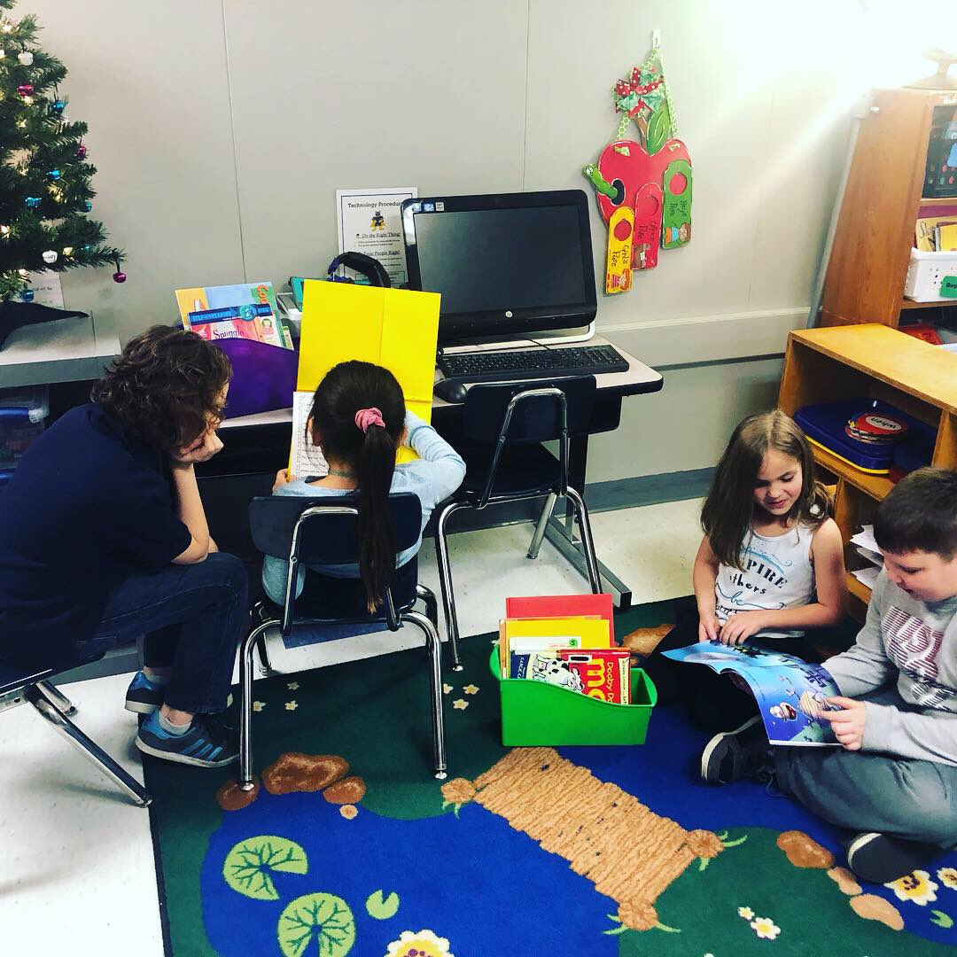 Miss_Lyons1's tweet photo. 1st &amp; 4th grade reading buddies! ♥️ #isdstrong #isd4thgrade @Miss_Manns1st https://t.co/V2mgYLkuHx