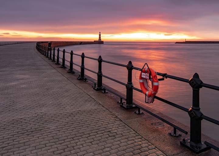 tony6290's tweet image. Fantastic first visit to Roker pier and light house yesterday. What a beautiful start to the day. #North #Sunderland #Coast2Coast #coastal #seascape #Roker #NorthEast #weatherpics@itv.com