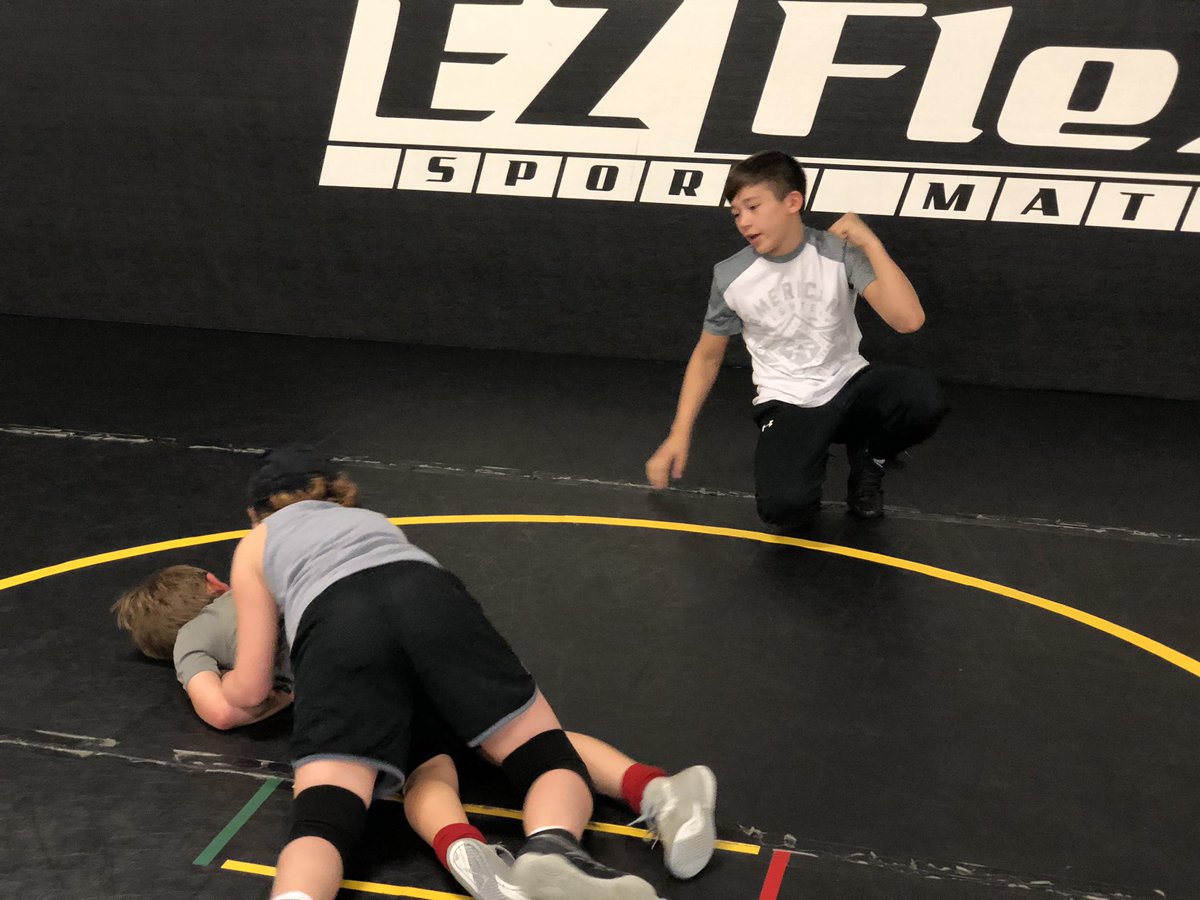 IDA_LOG's tweet photo. IDA boys helping at this week’s BASE practice #IDAGold https://t.co/sqyuFgB8x9