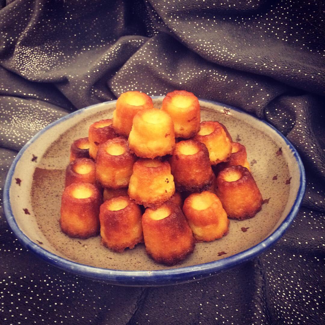 boekankoki's tweet photo. My first attempt to make Cannelés, one of my favorite French dessert by @marmiton_org guide. My Cannelés served on my handmade ceramic.
See on https://t.co/z5M57snqQJ or https://t.co/3uIVsW6NOd (FR)
#boekankoki #mycooking #cannelé #canelles #recipeblog #foodblog #frenchdessert https://t.co/lUM1Dg4S1W