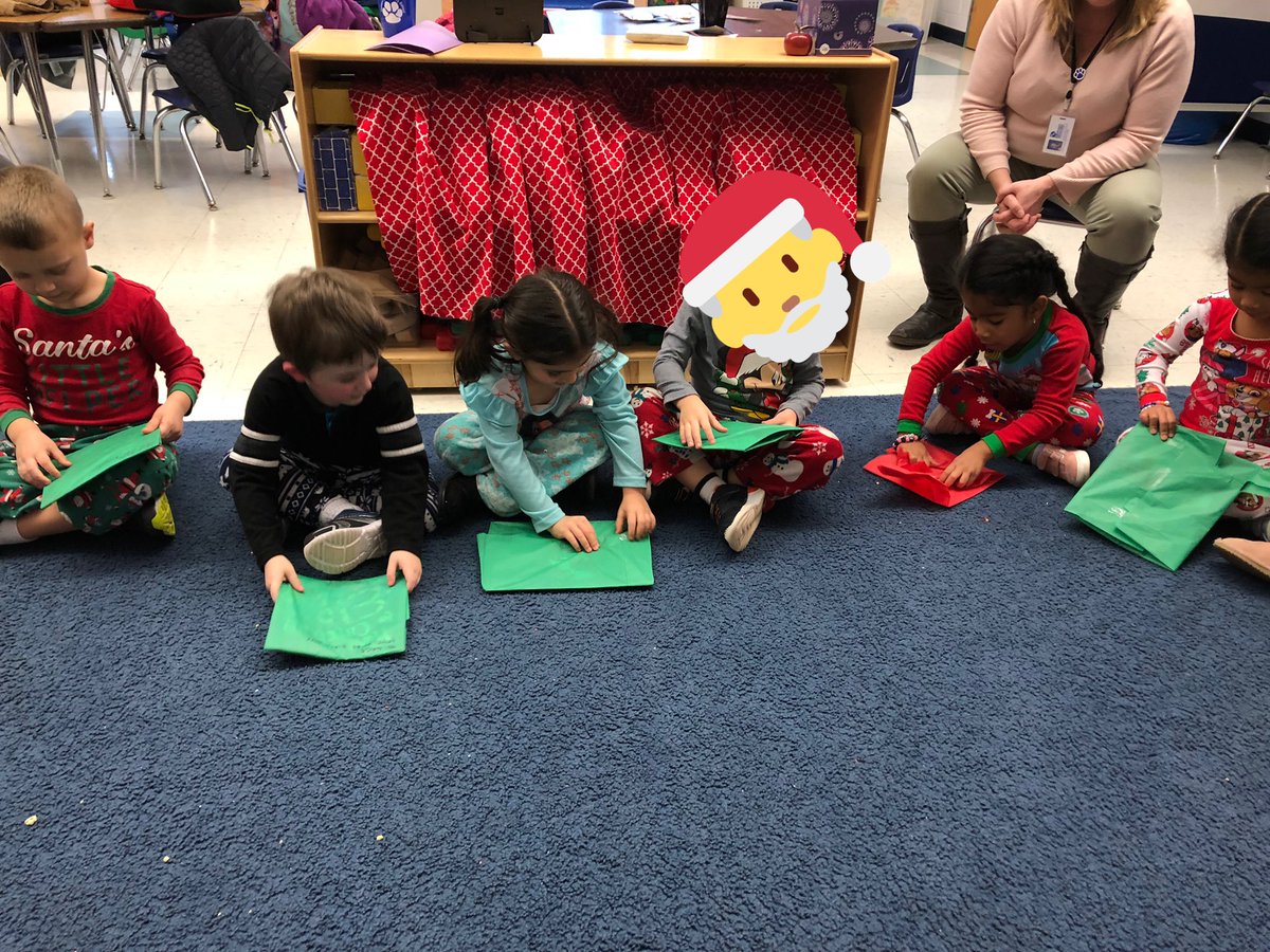 MissSimmons_PES's tweet photo. Love the excitement they have about getting a new book! Happy holidays! #PESdecember18 https://t.co/iOOTGcs9Wn