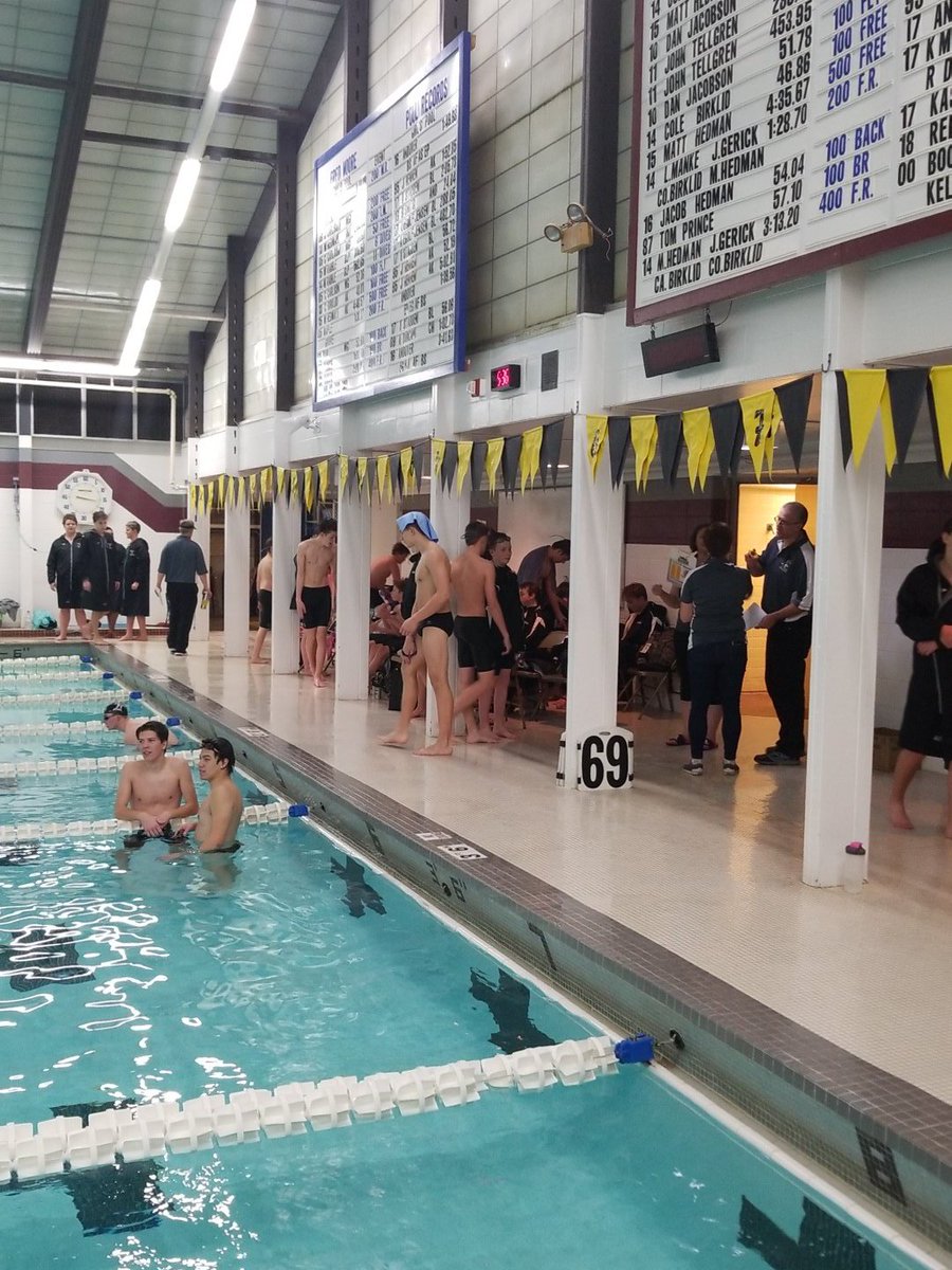 Andover is in the house.. Come watch us take on Anoka 6pm at AMSA #HuskyNation