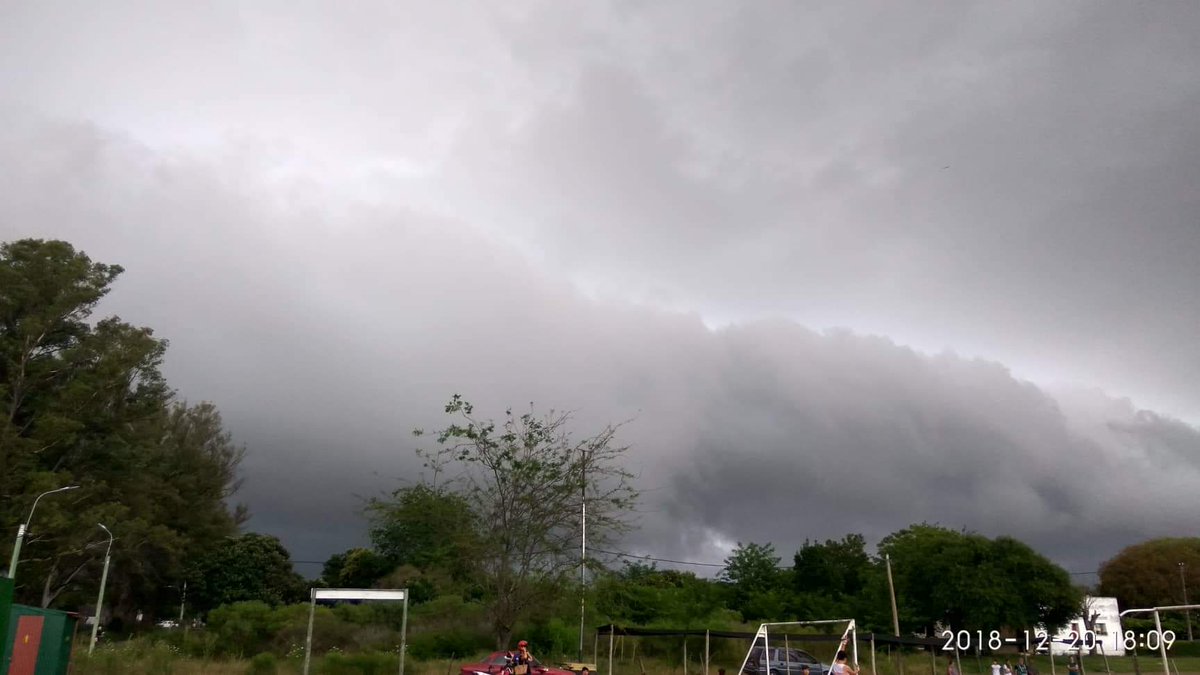 Estacion_bcp's tweet photo. #Uruguy | Llegando la tormenta a Young Río Negro fotos Cristhian Antúnez https://t.co/mgFuQ2PAvn