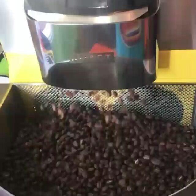 NicheComedy's tweet photo. #Repost @melbourneinlichfield (@get_repost)
・・・
More roasting tomorrow to keep up with demand xxx going great xxx #roastyourown https://t.co/J61VLx2KIc https://t.co/M3uxbKejZa
