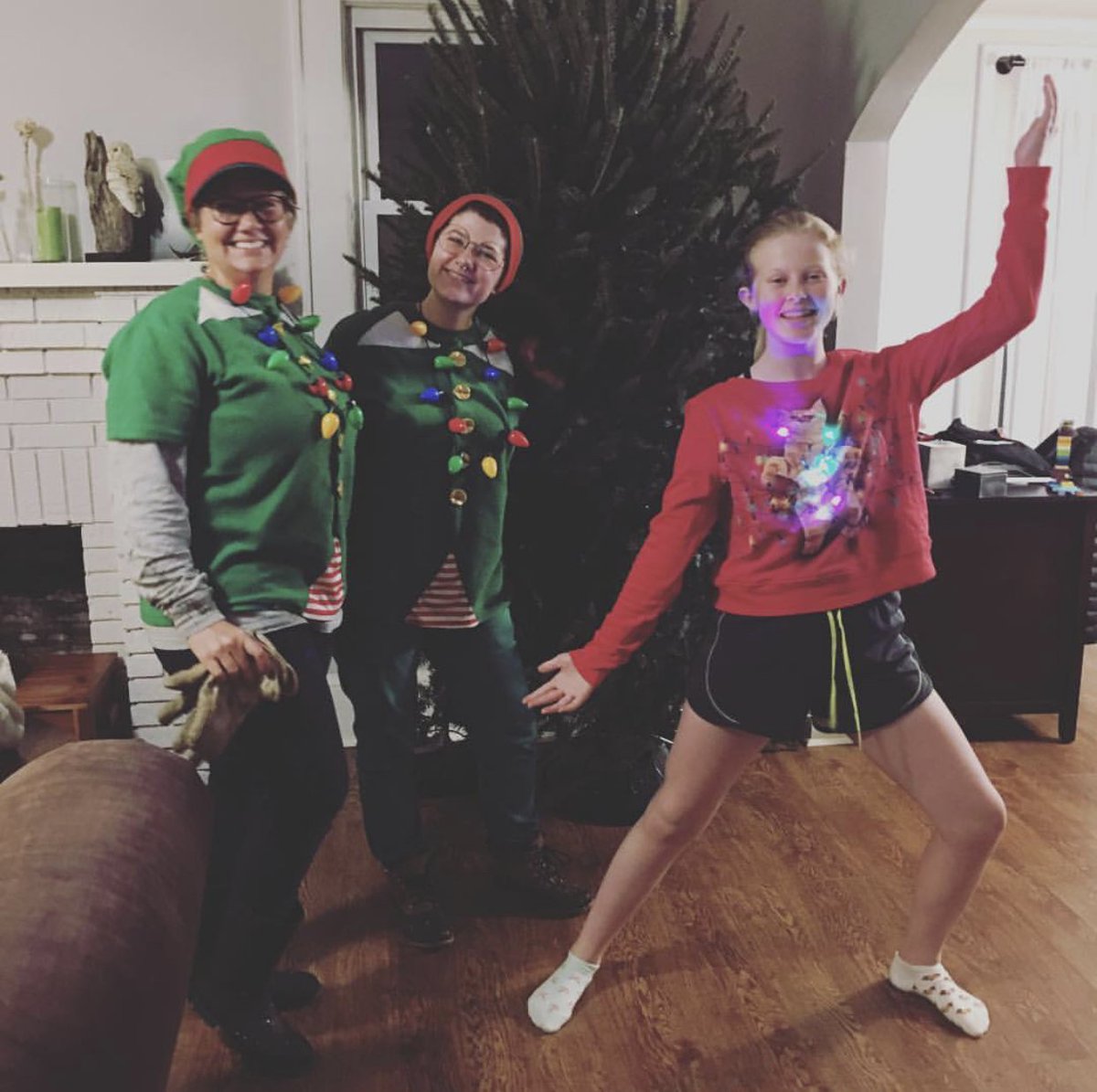 Tis the season for elves &amp; good vibes! #kingofpopsgvl

📸 via ithrewaway IG