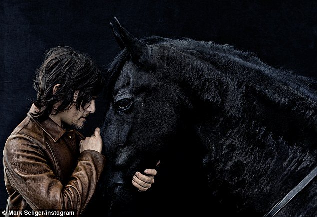 ScribeOfReedus's tweet photo. Animals over people. https://t.co/dgG03XhUGY