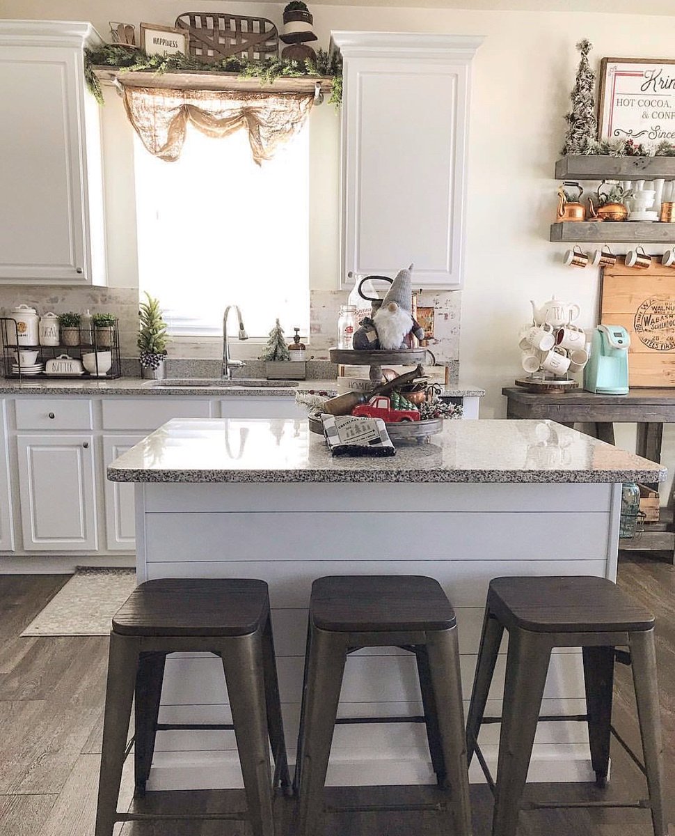 The holidays start in the kitchen! 😋

Let us know what tasty treats you guys are making for Christmas! We would love to know! 🙌🏻

#polyandbark #kitchen #kitchendesign #kitchendecor #kitchenwares #holidaybaking #baking #christmascookies #christmas #modernfarmhouse