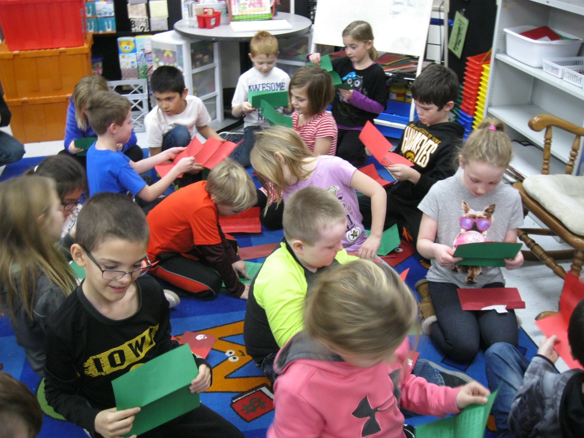 js_murphy66's tweet image. When Santa writes us back AND sends candy canes, we stop everything and read his letters!!  #washpride #somuchxcitement #thankssanta