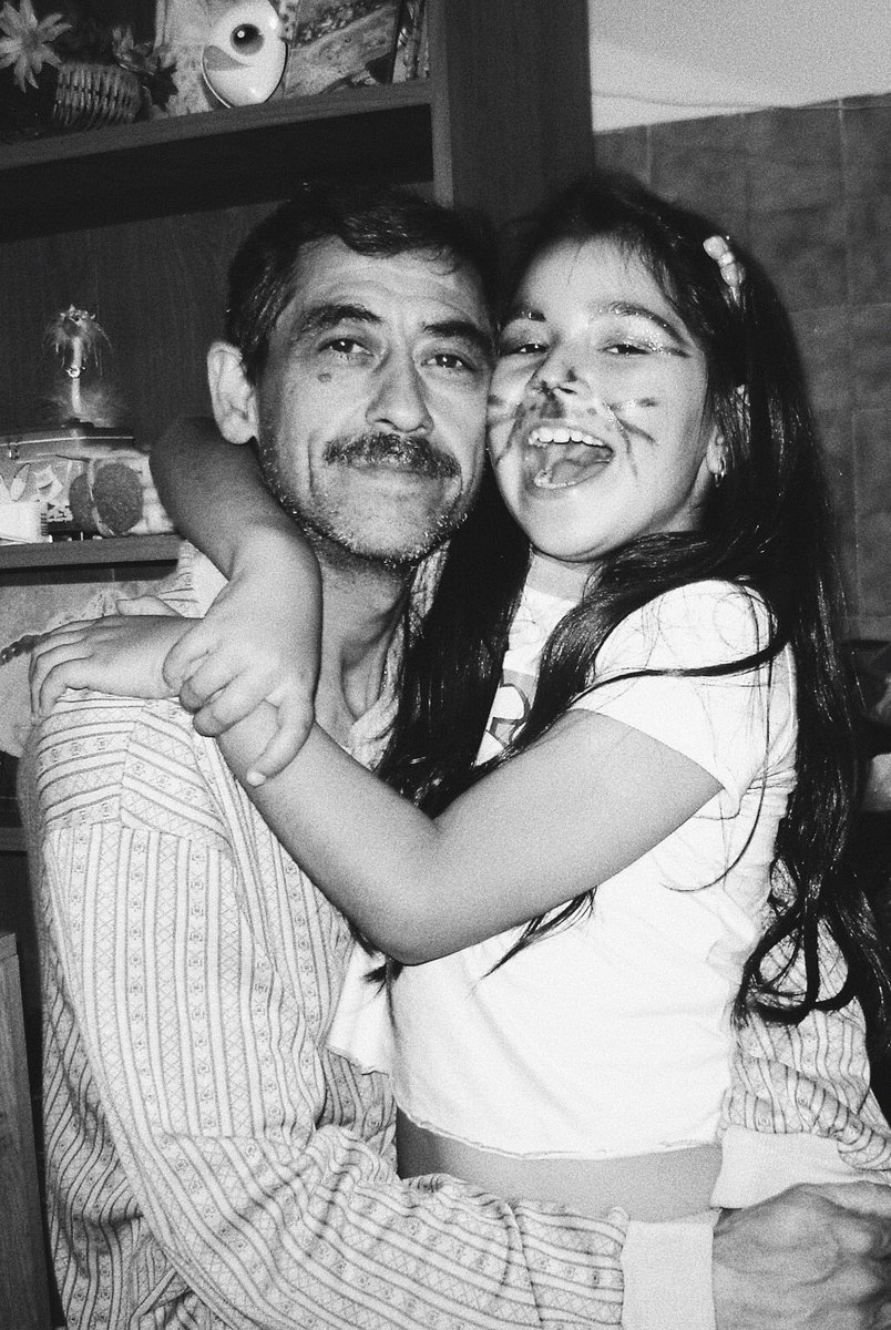 srcaesticc's tweet photo. Tenho tantas saudades tuas pai.   Estejas onde estiveres, eu irei sempre amar-te. ⋅ ᨞⋆♡ https://t.co/6fDgMJ1gIc