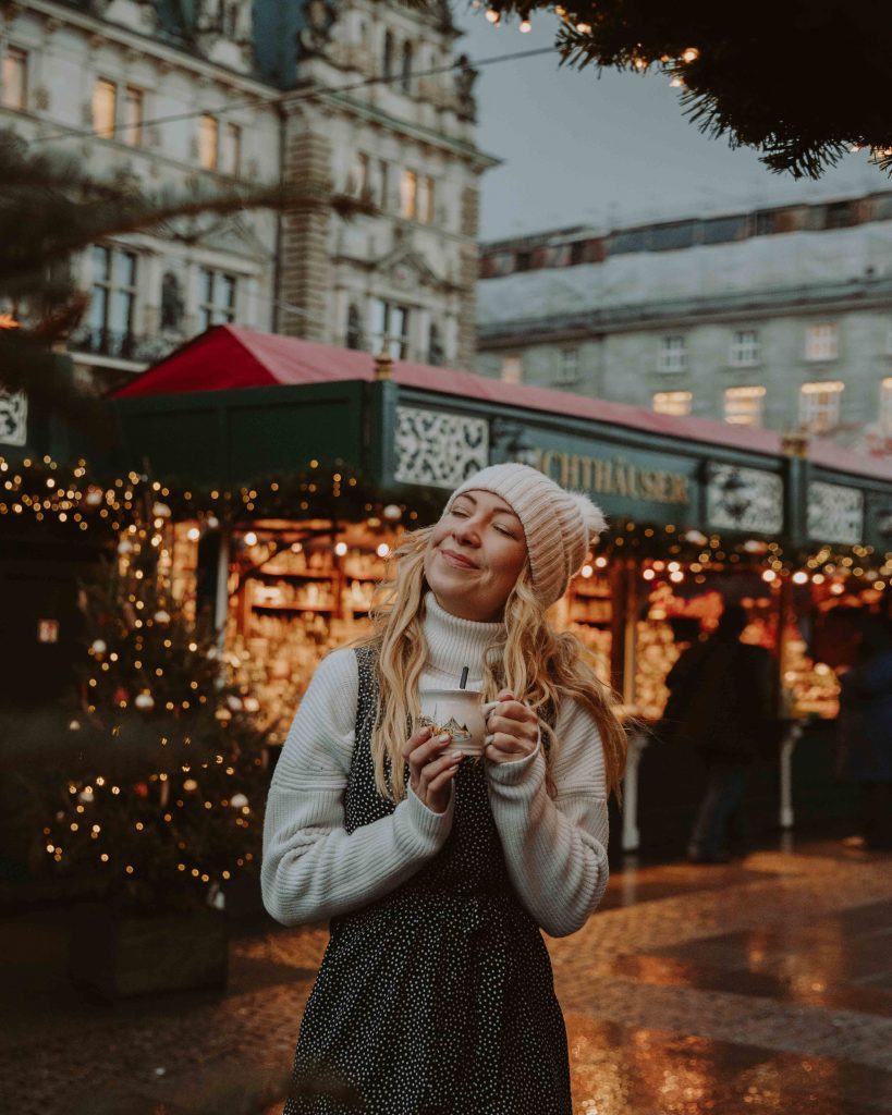 A Train Tour of the Best Christmas Markets in Europe polkadotpassport.com/a-train-tour-o…