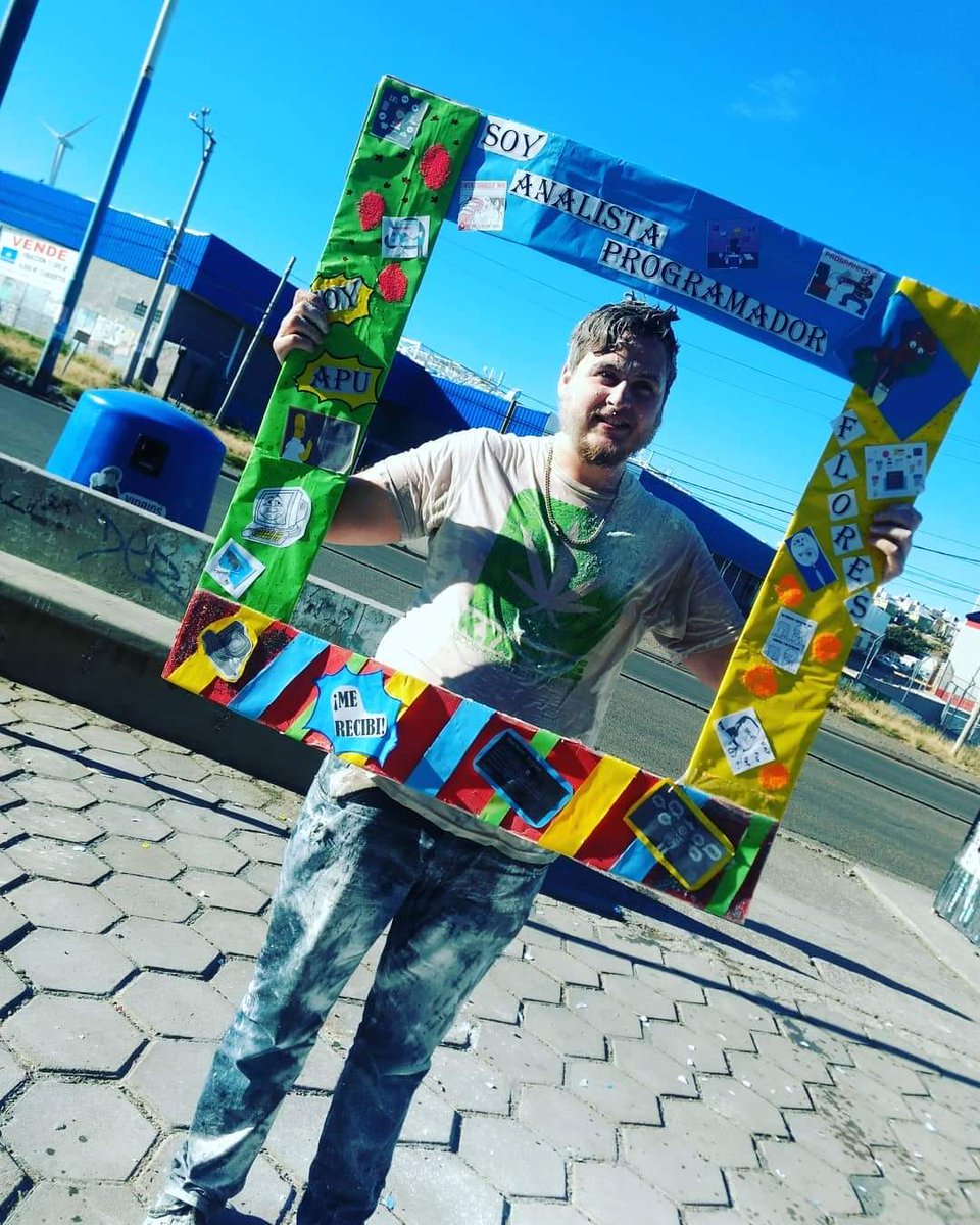 Mazaruca's tweet image. Mi hijo menor, con 20 años hoy se recibió de #AnalistaProgramador y va por la Licenciatura. #UNPSJB  #ORGULLOSO.