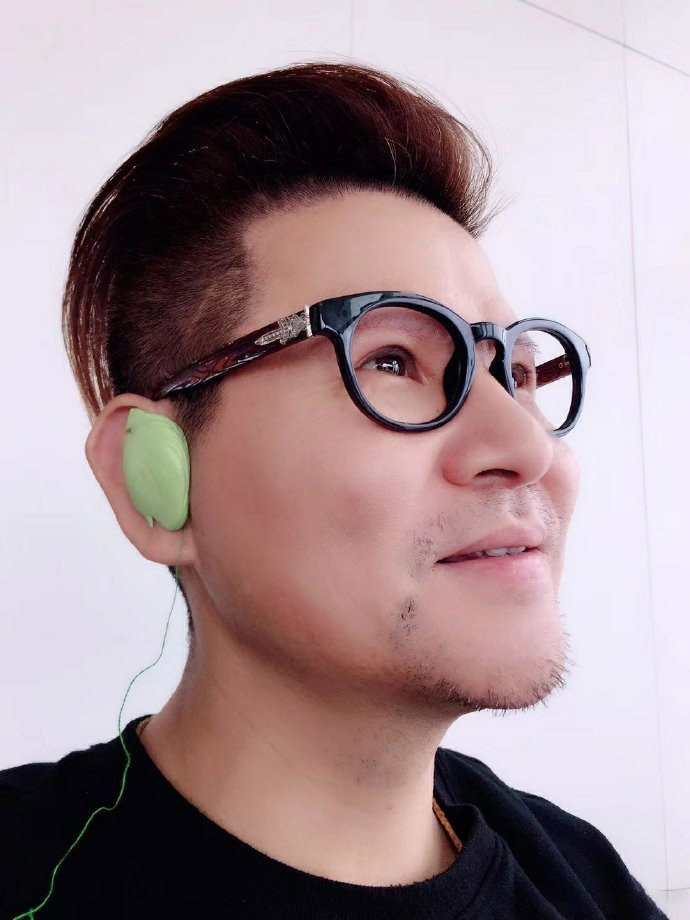 Here is a new custom IEM of UFO-112. 

Check this guy out, they’re amazing! 😍

#UFOEAR #live #electronic #music #customearphones #personalaudio @stuckdizzle @Hughcevans @MACPresents @dhoenig @subfrantic