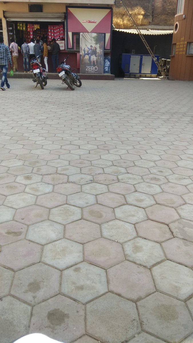 NikunjRathi5's tweet photo. #ZeroDay first day first show ❤
Zero srk sir luv u https://t.co/lXXuO1k1xV