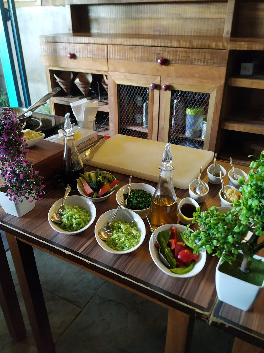 Salt & Sandals tweet media