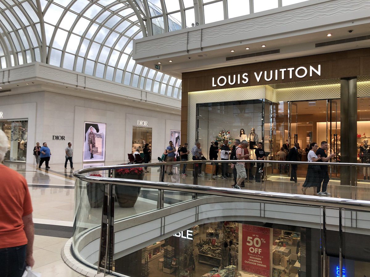 chadstone gucci store