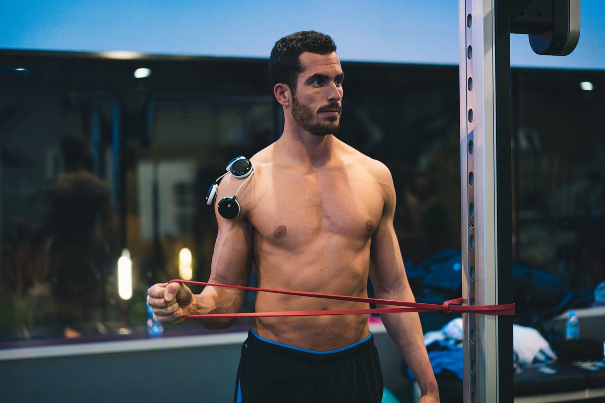 Compex_ES's tweet photo. 🎾 [Ejercicio del día] PREVENIR EL DOLOR EN EL MANGUITO DE LOS ROTADORES CON #Compex

PROGRAMA: Fuerza resistencia

#FelizFinde #FelizFinDeSemana #FelizViernes #CompexTraining #CompexTime https://t.co/ZvhZ71JS1t