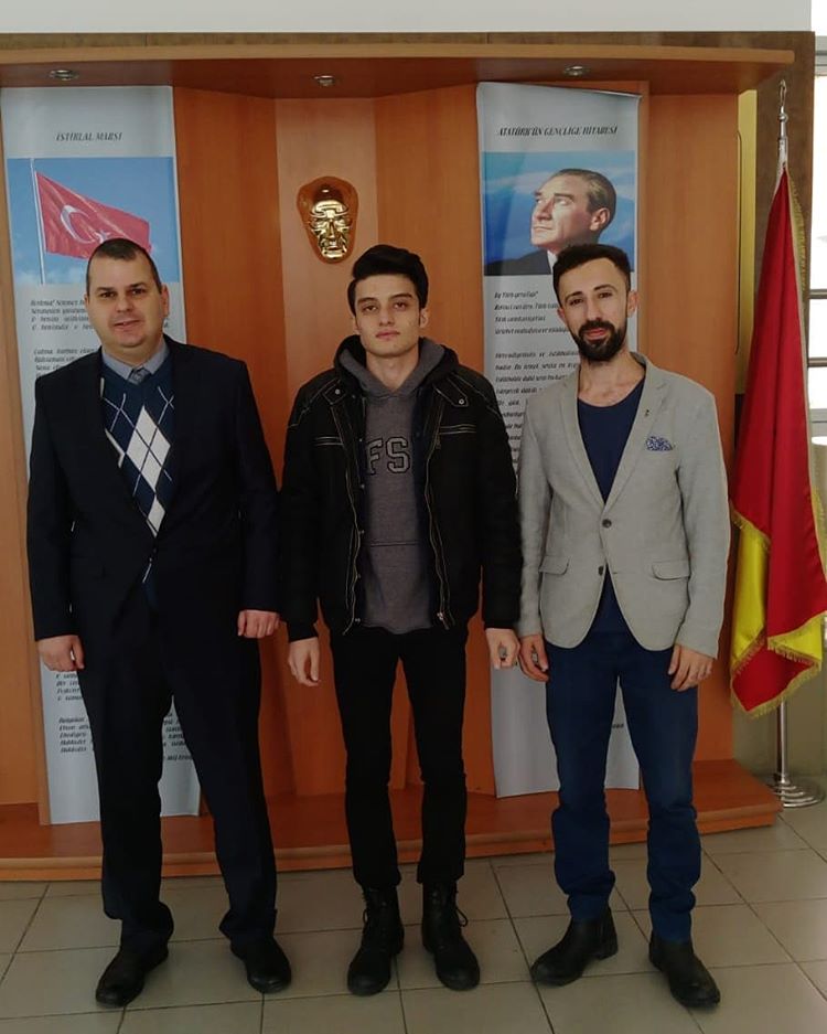 izmir ogrenci meclisi pa twitter fatih sultan mehmet anadolu lisesi nde izmir ogrenci meclisi baskani halimkarabulut a ziyarette bulunuldu buca milli egitim sube muduru kaan comru ve ilce ogrenci temsilcisi sorumlusu ali kilic