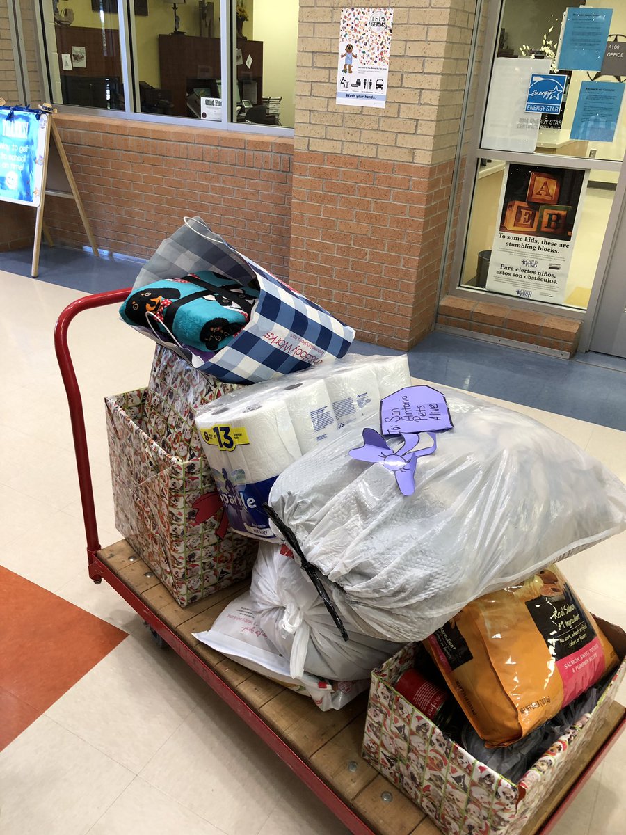 deannpenadeann's tweet photo. Henderson 5th graders showing their ❤️ for SAPA! Thank you for your needed donations! 🐶@NISDHenderson #ThisIsNorthisde https://t.co/hUvI91XUb0