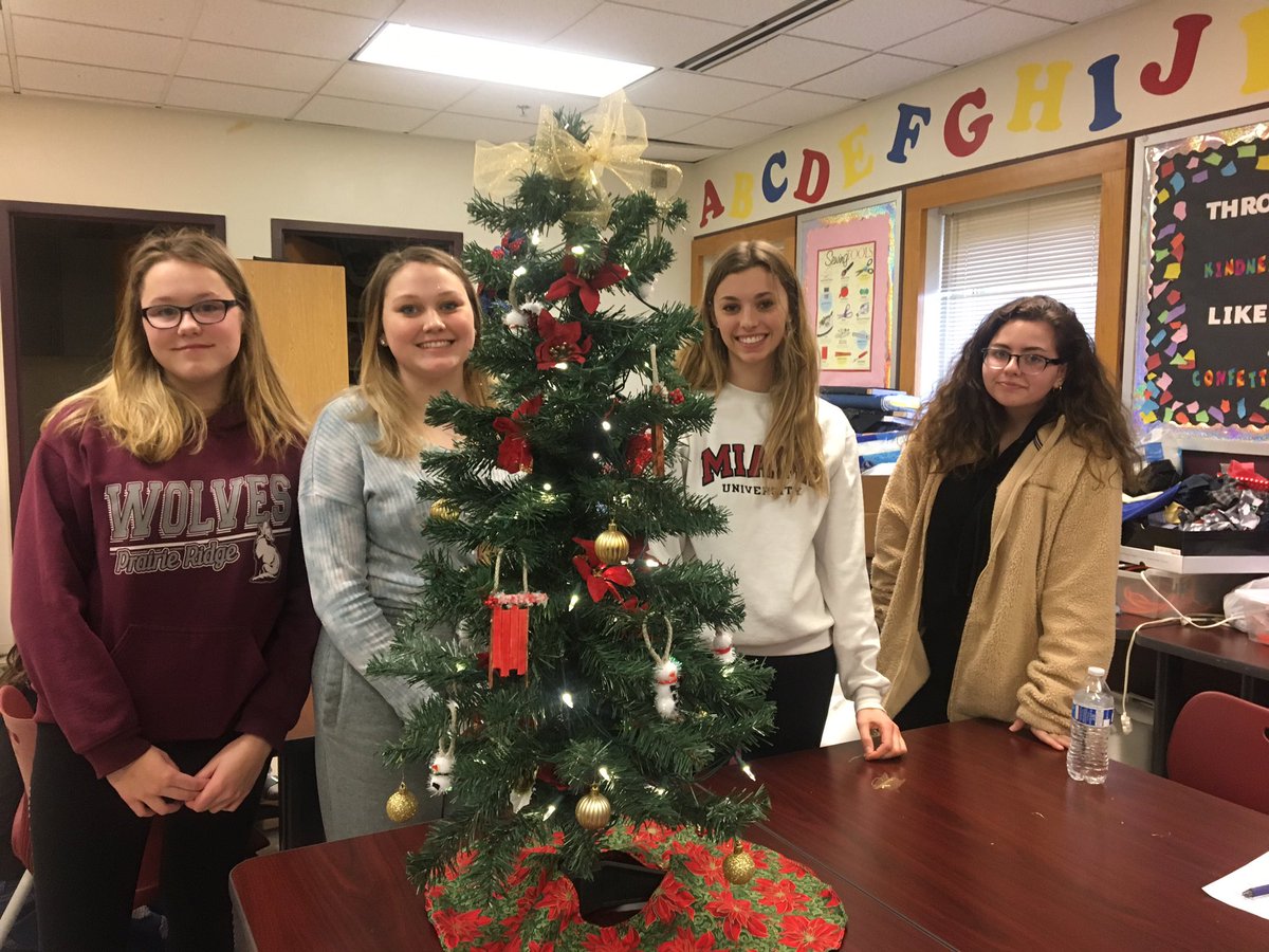 mrs_eschman's tweet photo. #studio118.Fashion students created sewn decorations to decorate these trees that we donated to others to add holiday cheer .#d155inspire #prexperience @SKochPR @IndustryCareers @Kevin_Koeppen @PrairieRidgeHS https://t.co/MyjhaQrW0e
