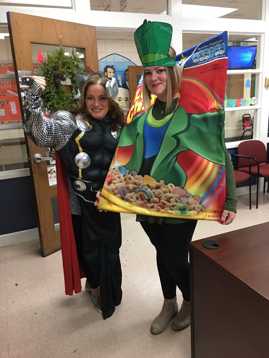 ksantilli2982's tweet photo. Happier Holidays Concert at Mohegan School to donate $ raised by students for those in need this holiday season to local charities - Spooner House, Boys &amp; Girls Club, BH Care, and St. Vincent DePaul. The students even donated to vote on “What will Mrs. Santilli wear?” #ct126 https://t.co/xaeVauqaaO