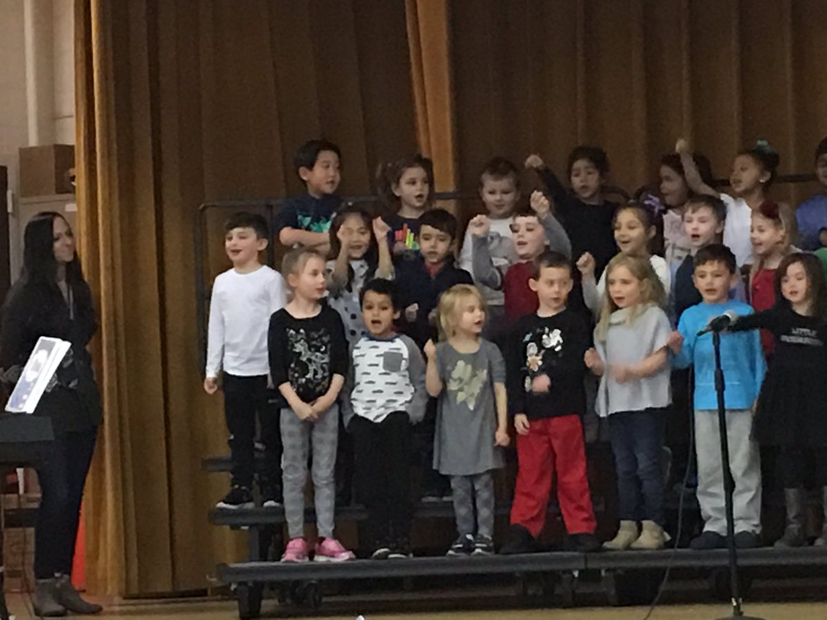 ksantilli2982's tweet photo. Happier Holidays Concert at Mohegan School to donate $ raised by students for those in need this holiday season to local charities - Spooner House, Boys &amp; Girls Club, BH Care, and St. Vincent DePaul. The students even donated to vote on “What will Mrs. Santilli wear?” #ct126 https://t.co/xaeVauqaaO