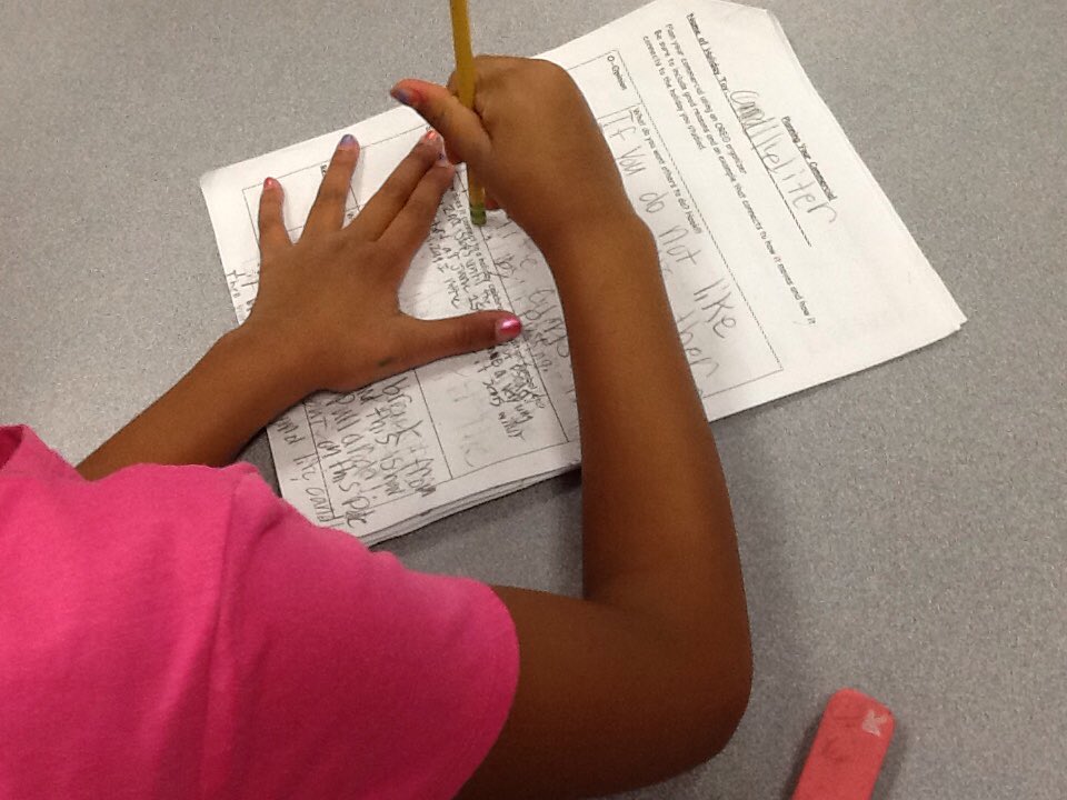 ReneeLWhite5's tweet image. Ss continued some great research on their chosen holiday, traditions, &amp;amp; symbols @EpicKidsBooks &amp;amp; #kiddle &amp;amp; put some final touches on plans for their persuasive commercial to sell their holiday themed toy that pushes/pulls. #lpeswake #integratedcurriculum