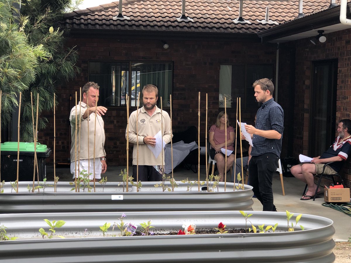 pettitt_phil's tweet photo. Back to #ebbshouse with @MissionAust residents and staff for a gardening workshop talking pH soil, seeds seasons and sun #communitygreening #Comunitygarden https://t.co/cKUr5nwxPl