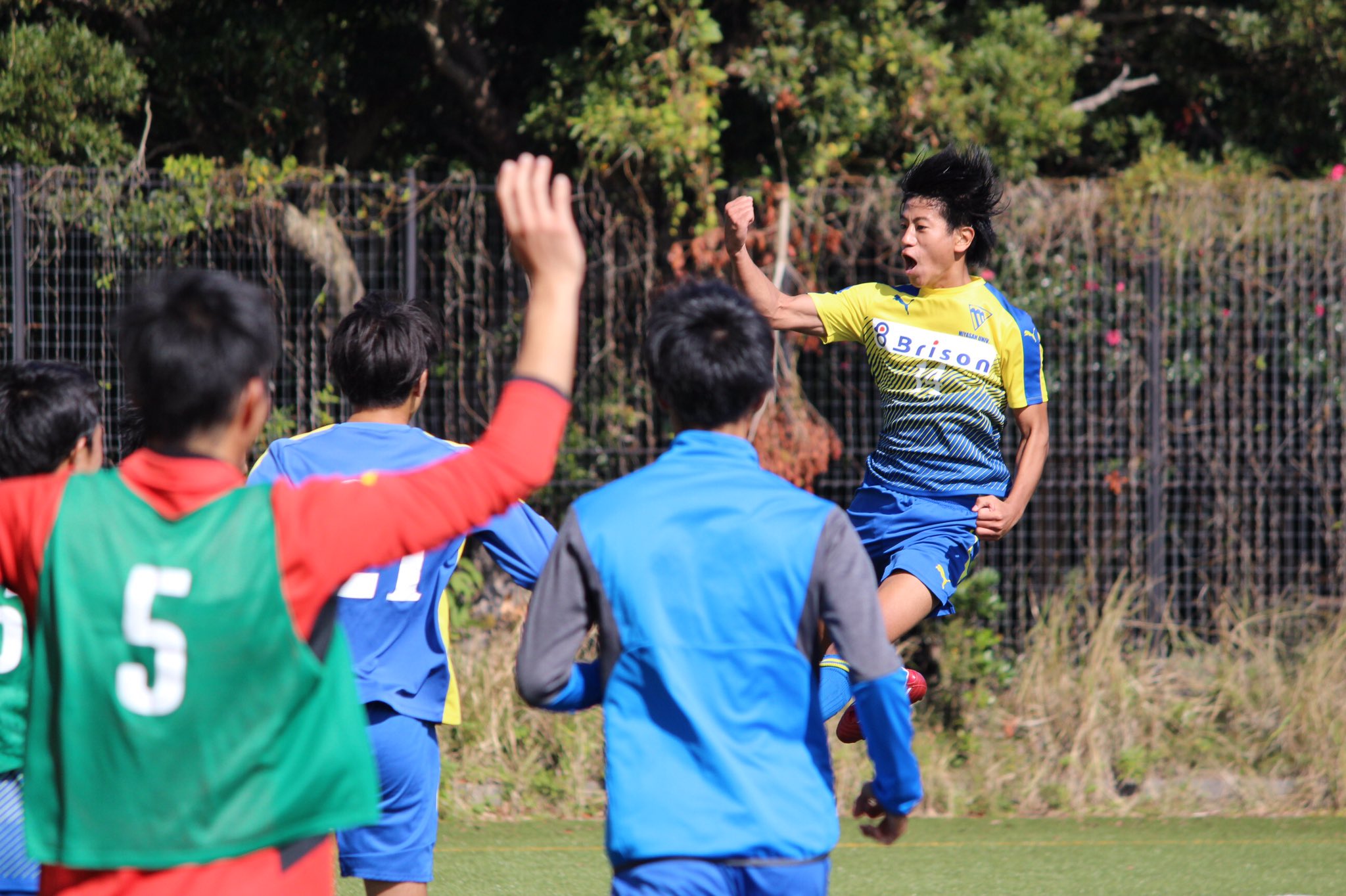 東京杉並ソシオfc U 18 公式ページ ソシオユースob 高橋 将太 彼は遠い地 宮崎で活躍をしていました 九州大学サッカーリーグ一部で活躍をしてくれました 今後の進路先 決まっています でもサッカーを追求してくれる事を期待しています 高校サッカー