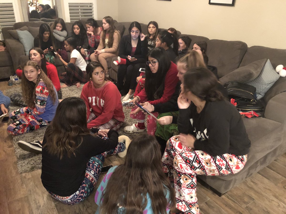 SierraHsCheer's tweet photo. So much fun at our Holiday Pajama Party❤️🌲 #shscheer #webond #cheerislife https://t.co/HJGwkj8Gcf