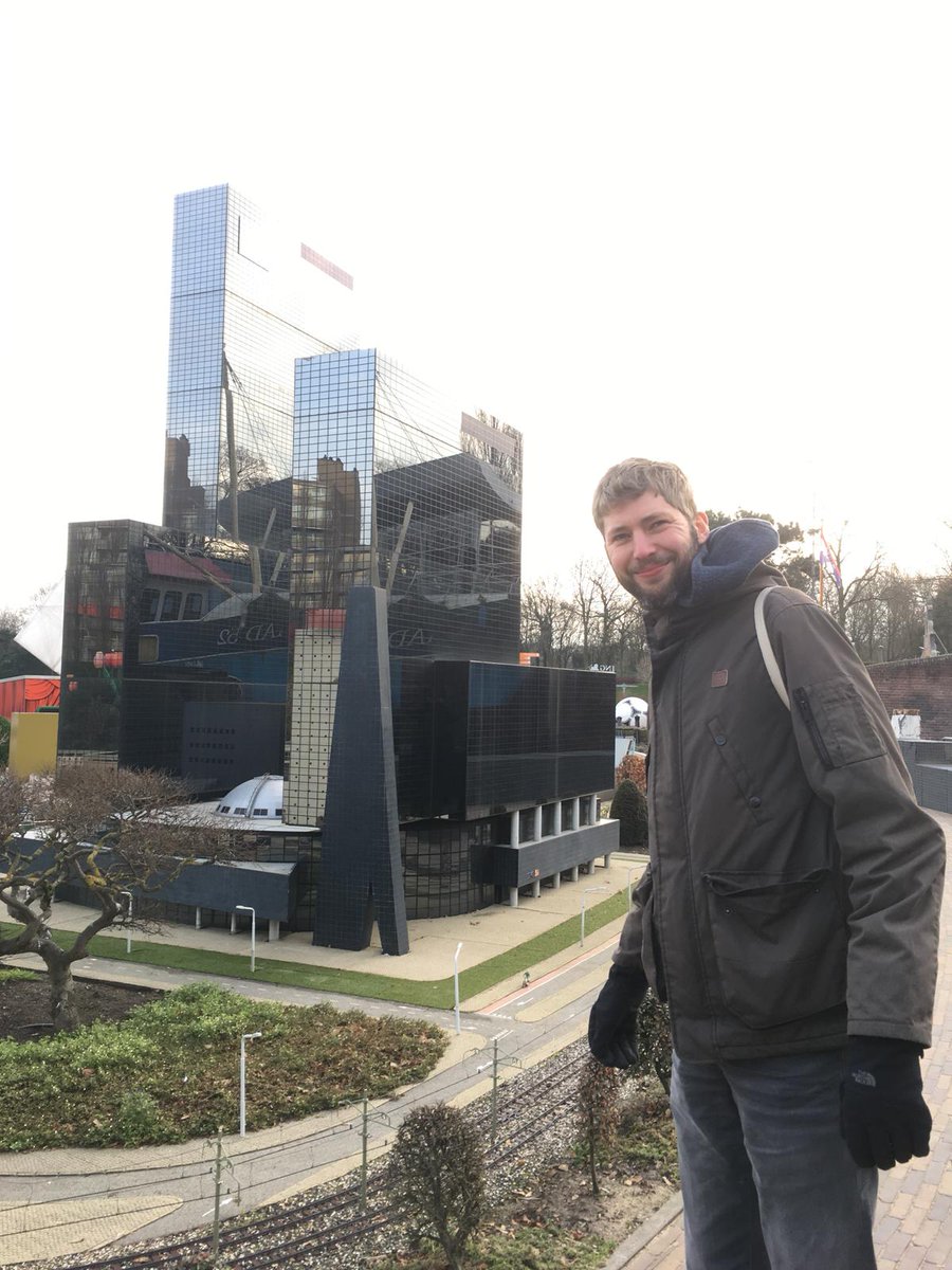 Een mooi jaar loopt op zijn einde. Graag dank ik alle nieuwe en bestaande klanten en goede relaties. Volgend jaar gaan wij verder op deze nieuwe locatie (herkenbaar? 😊).

Voor nu allemaal fijne dagen en een mooi, gezond en succesvol 2019!