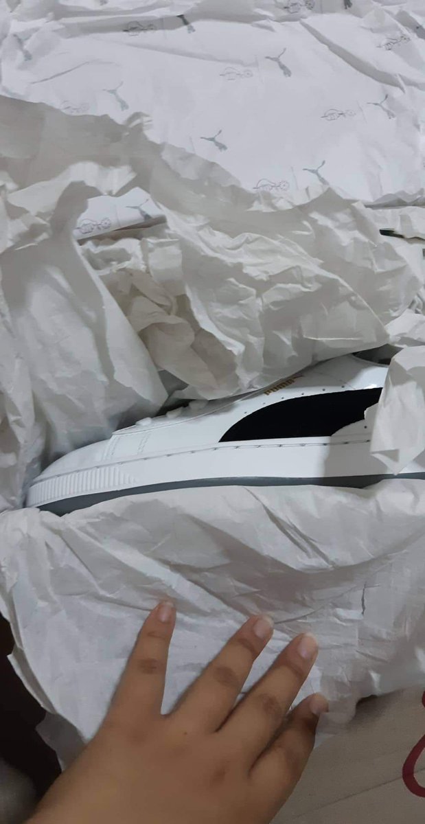 namjinseul's tweet photo. HELP RT HUHU

BTS PUMA BASKET SIZE 7 US FOR 6,500 ALL IN FREE SF + FREEBIES

DM TO AVAIL!! PLEASE BUY IT NA HUHU PAY NOW SHIP NOW! https://t.co/SRteJ57QTp