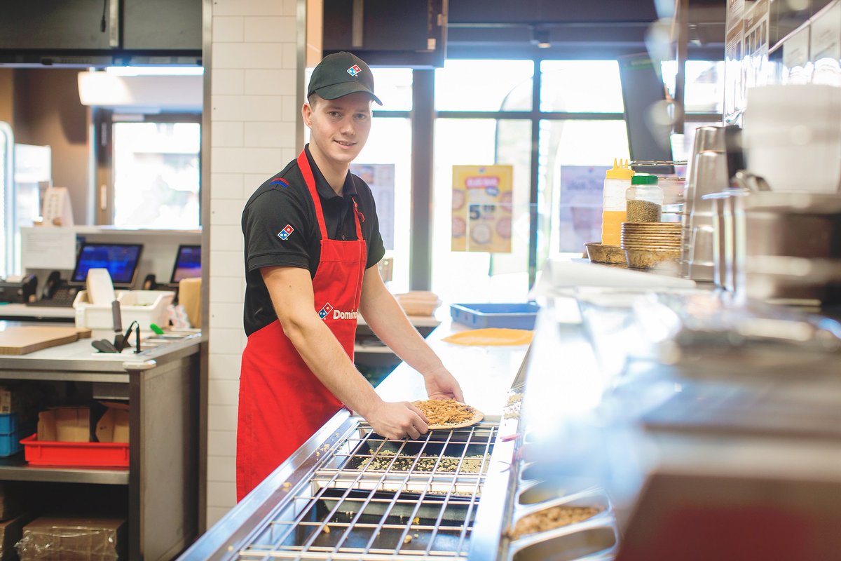 Van bezorger tot franchisenemer van Domino’s met vijf vestigingen en 150 medewerkers. Yannick Dokter (25) maakte het waar | Lees hele artikel op onze site: ow.ly/mqaV30mXhBx