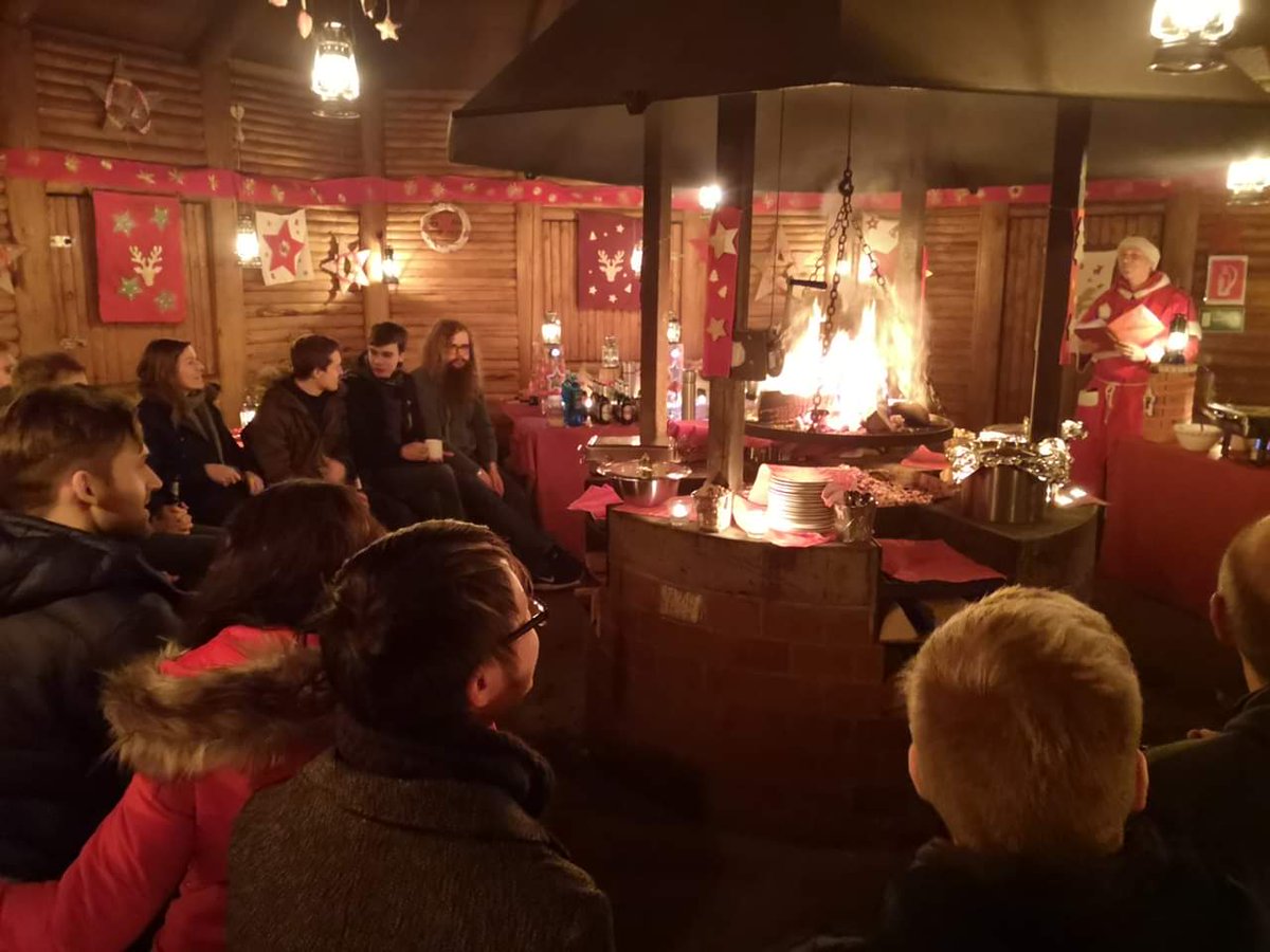 CatalystsDe's tweet photo. 2018 neigt sich dem Ende zu und wir haben das Finale eines wunderbaren Jahres, in dem es viele tolle gemeinsame Zeiten und Erfolge gab, gefeiert. 

Damit wünschen wir euch allen frohe Weinachten und einen guten Rutsch ins neue Jahr!

#catalysts #weihnachten #weihnachtsfeier https://t.co/zsn46mHUxp