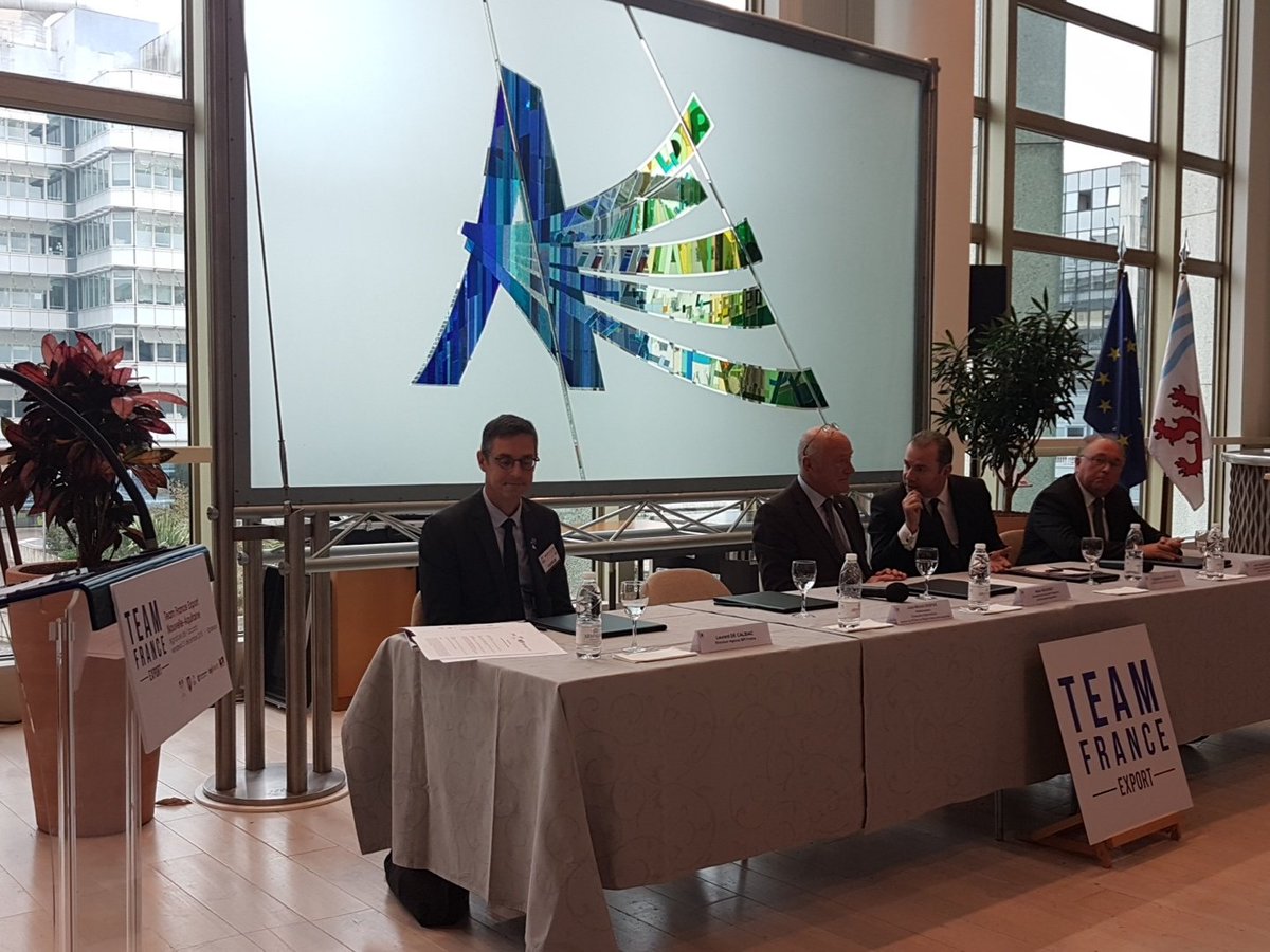 CCINleAquitaine's tweet photo. "En 2018 nous avons amené plus de 200 entreprises dans des missions collectives export.  Nous nous réjouissons de cette nouvelle équipe #export. Donner l'envie de l'export aux entreprises!" Jean Claude Fayat engage les #CCI de #nouvelleaquitaine dans la #teamexport #France https://t.co/EJIJ7eYxOY
