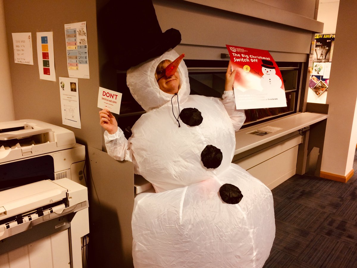 QUBFinanceGreen's tweet photo. The @QUBFinanceGreen Big Christmas Switch Off Snowman is going to check that EVERYTHING is switched off except MFDs and Lektrievers ⛄️ #switchoffqub #caughtgreenhanded #greenimpact #loveQUB #QUBFinanceGreen #greenQUB https://t.co/5s49dhk1gK