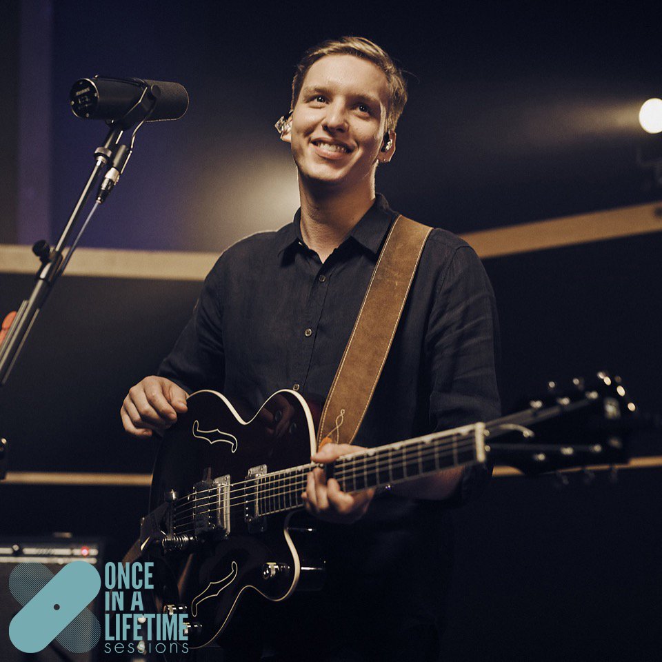 lifetimesession's tweet photo. See your favorite musicians like you've never seen them before in #OnceInALifetimeSessions 🎼🎤 Available to stream on US @netflix NOW, part of a unique music series featuring all-new acts. https://t.co/GDVj1OMqVa