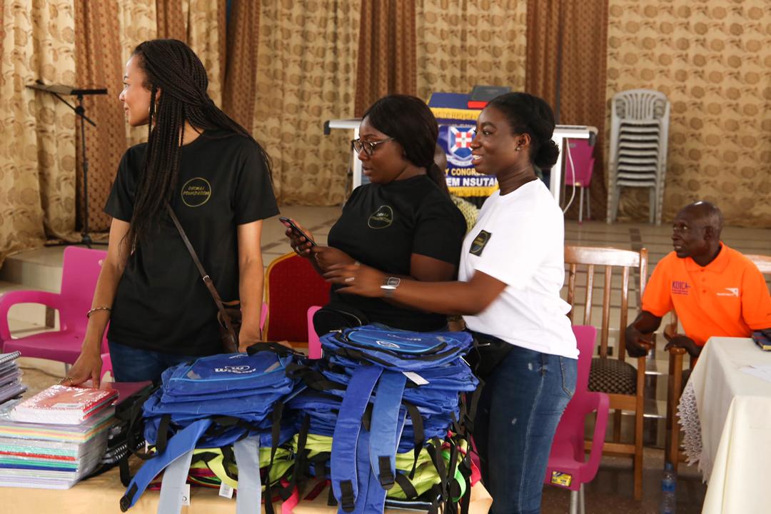 iamaryee's tweet photo. Day 1 of Our Donations
Back to School

@OhemaaFdn #BTS18 RT https://t.co/0GiD4YrAaB