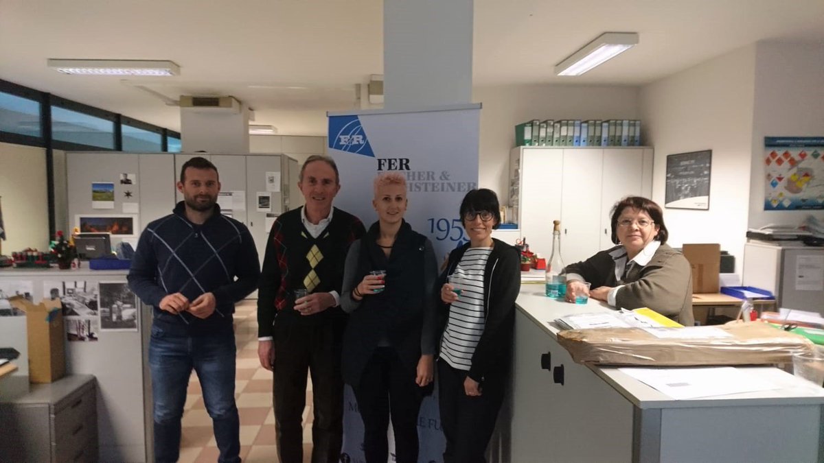 FERfreight's tweet photo. Festeggiando il Natale in casa @FERfreight!! #Ferfreight #Valmadrera #Pioltello #Pordenone #BassanodelGrappa #festeggiandoilnatale #celebration #fantasticteam #internationalforwarder https://t.co/ydDxurfHuM